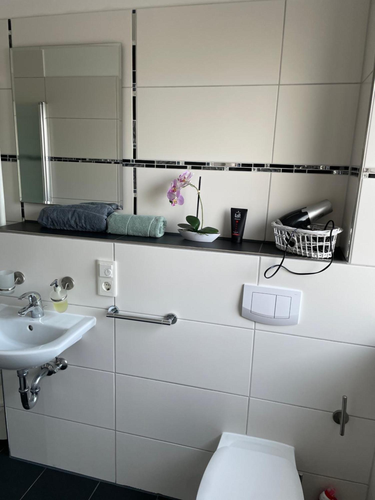 Ferienwohnung Mit Fussbodenheizung Nahe Messe, Gratis Parkplatz Und Abstellplatz E - Bike 汉诺威 外观 照片